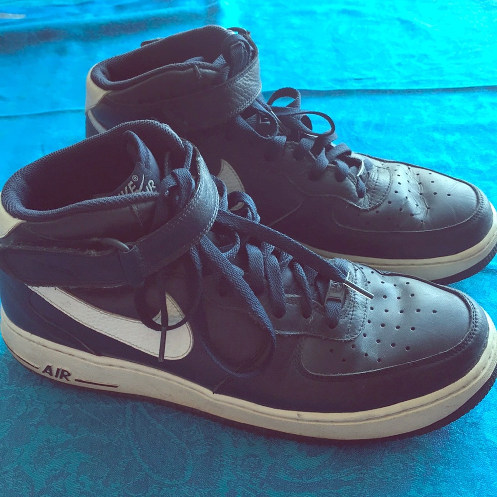Navy blue nike air high tops